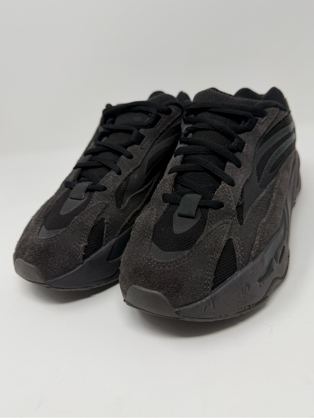 Adidas Yeezy boost 700 v2 All-Black Chunky Athletic Sneakers Sz. 7